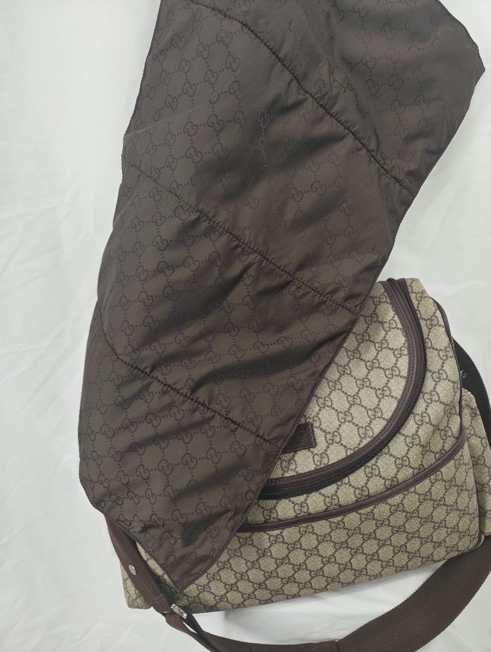 Gucci Beige Monogram Canvas Shoulder Bag with Brown Trim - Picture 5 of 16